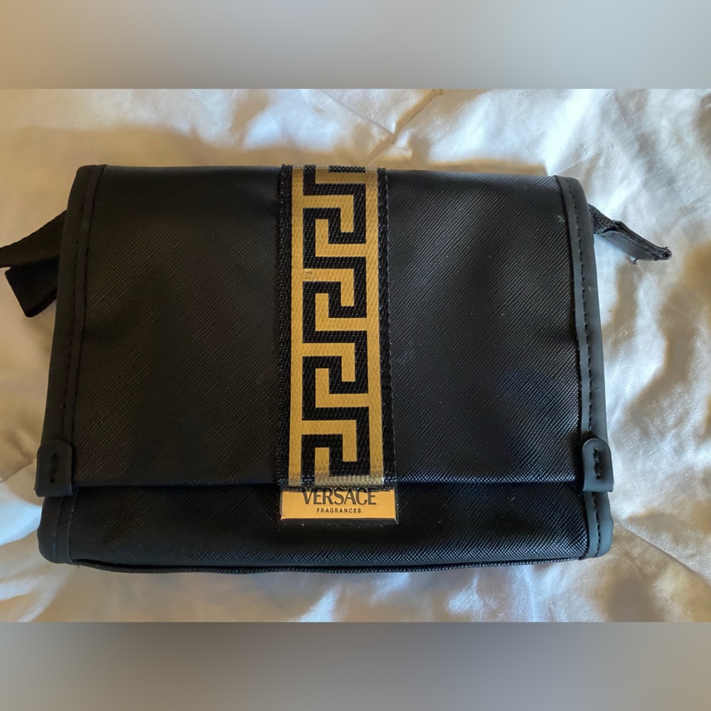 Versace Black fragrance bag Pouch / cosmetic bag with Gold Logo - Picture 2 of 7